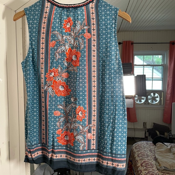 Summer top - Picture 2 of 3